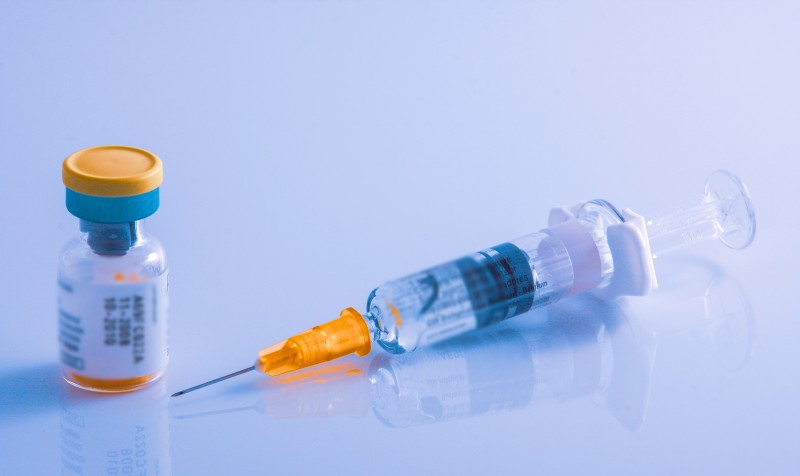 摄图网_306084803_保加利亚Burgas-201年9月7日_季节性流感疫苗,密封小瓶和一次性塑料注射器溶液。（企业商用）.jpg